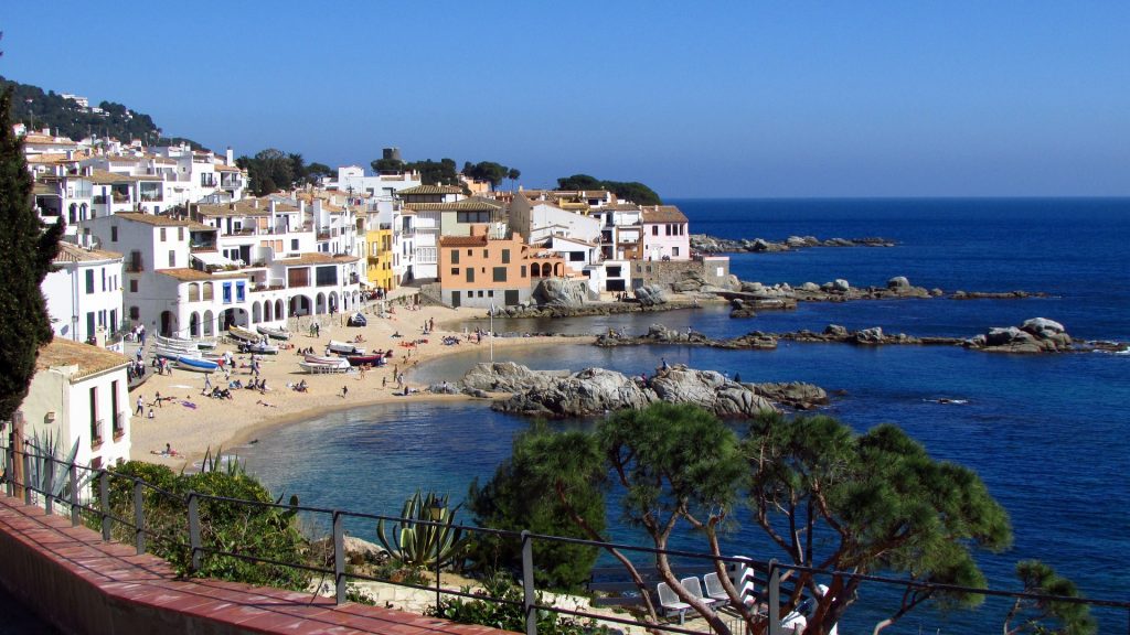 L’attribut alt de cette image est vide, son nom de fichier est calella-818129_1920-1024x576.jpg.