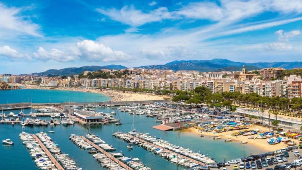 Strand en jachthaven Blanes