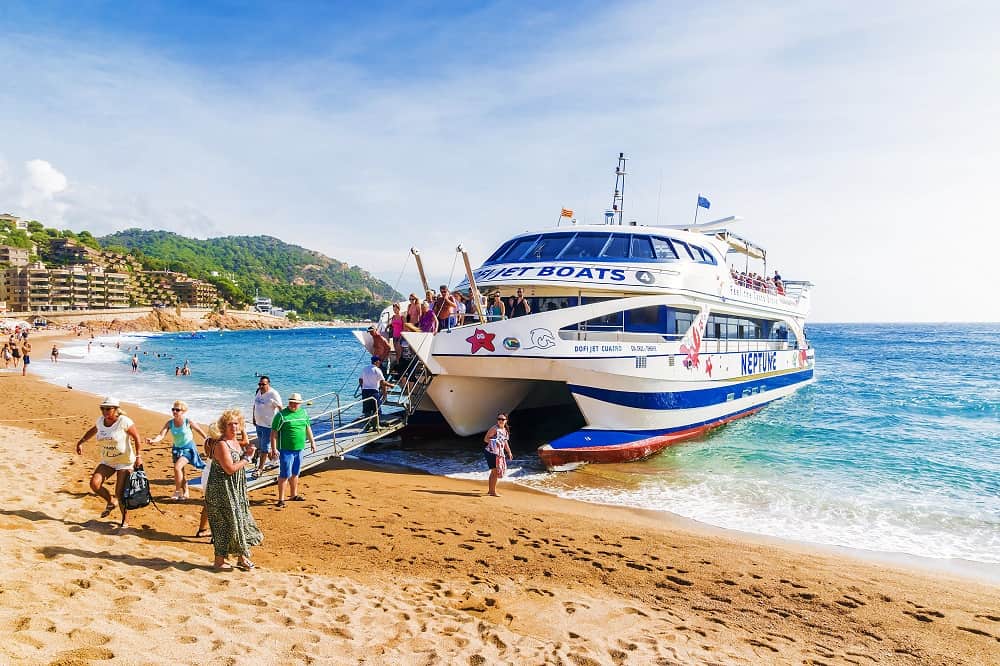 Catamaran in Lloret de Mar - Dolphi