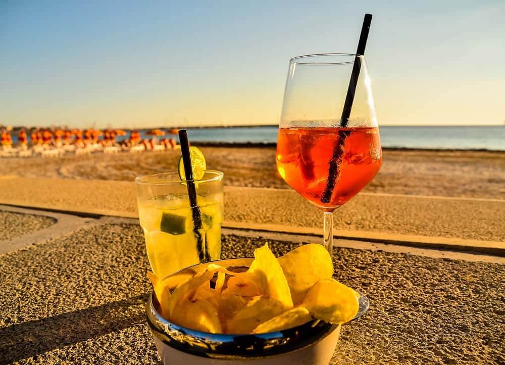 Strandtenten in Lloret de Mar - drankje op het strand